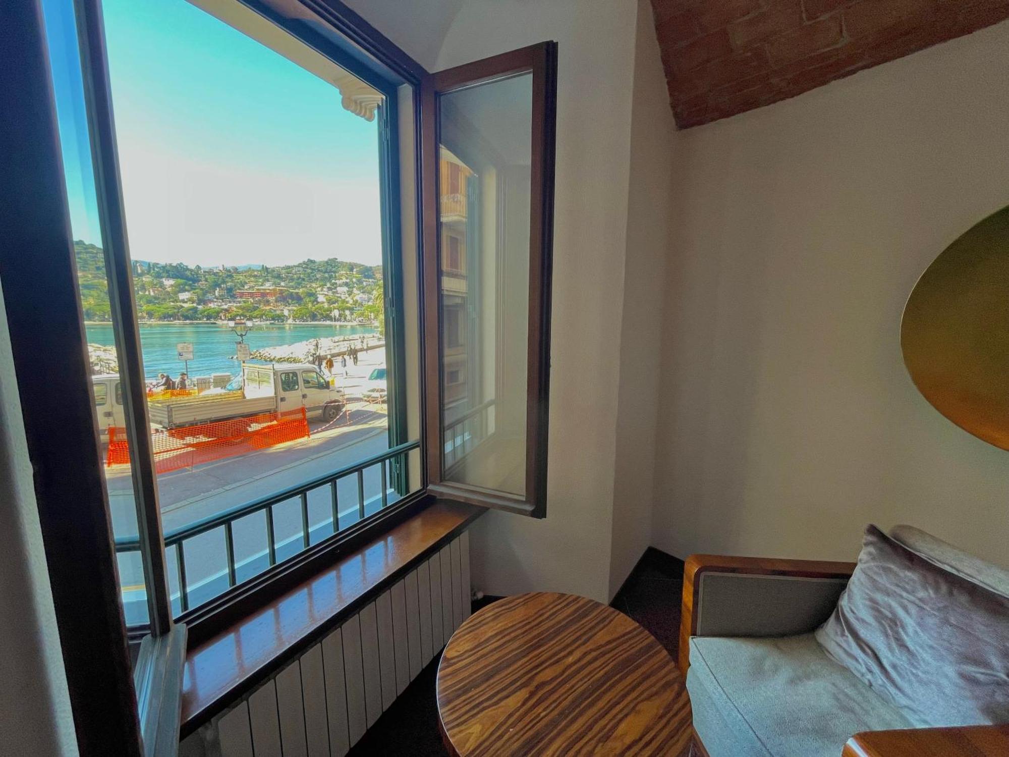 City Apartment On The Beach Rapallo Exterior photo
